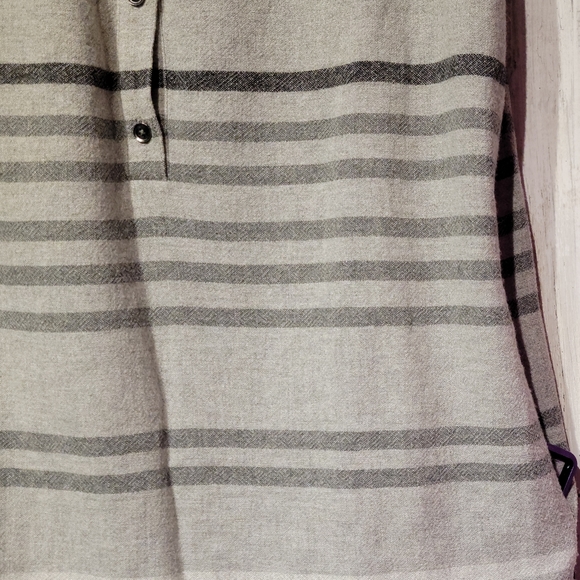 Banana Republic heritage collection size small womens dress shirt. - Picture 7 of 11